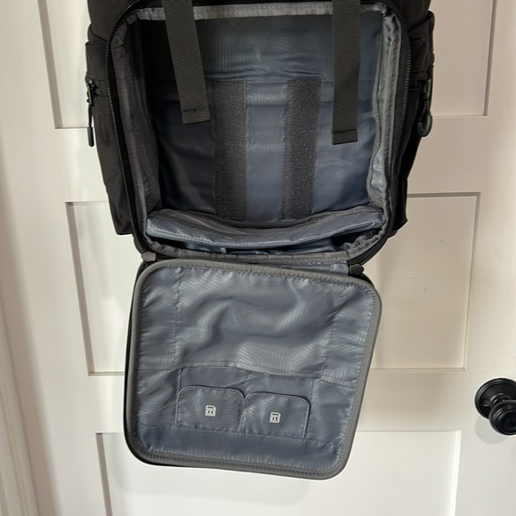 K&F 22L Camera Backpack - Picture 4 of 13